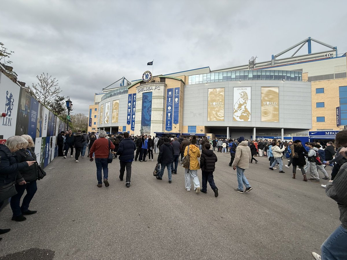 MaxFSport's tweet photo. Here for Chelsea vs Port Vale, a chance to get to Wembley. My 24th game this season and my 16th year of going most weeks. #notchels #asfarasimconcerned https://t.co/mIvos2bFHD