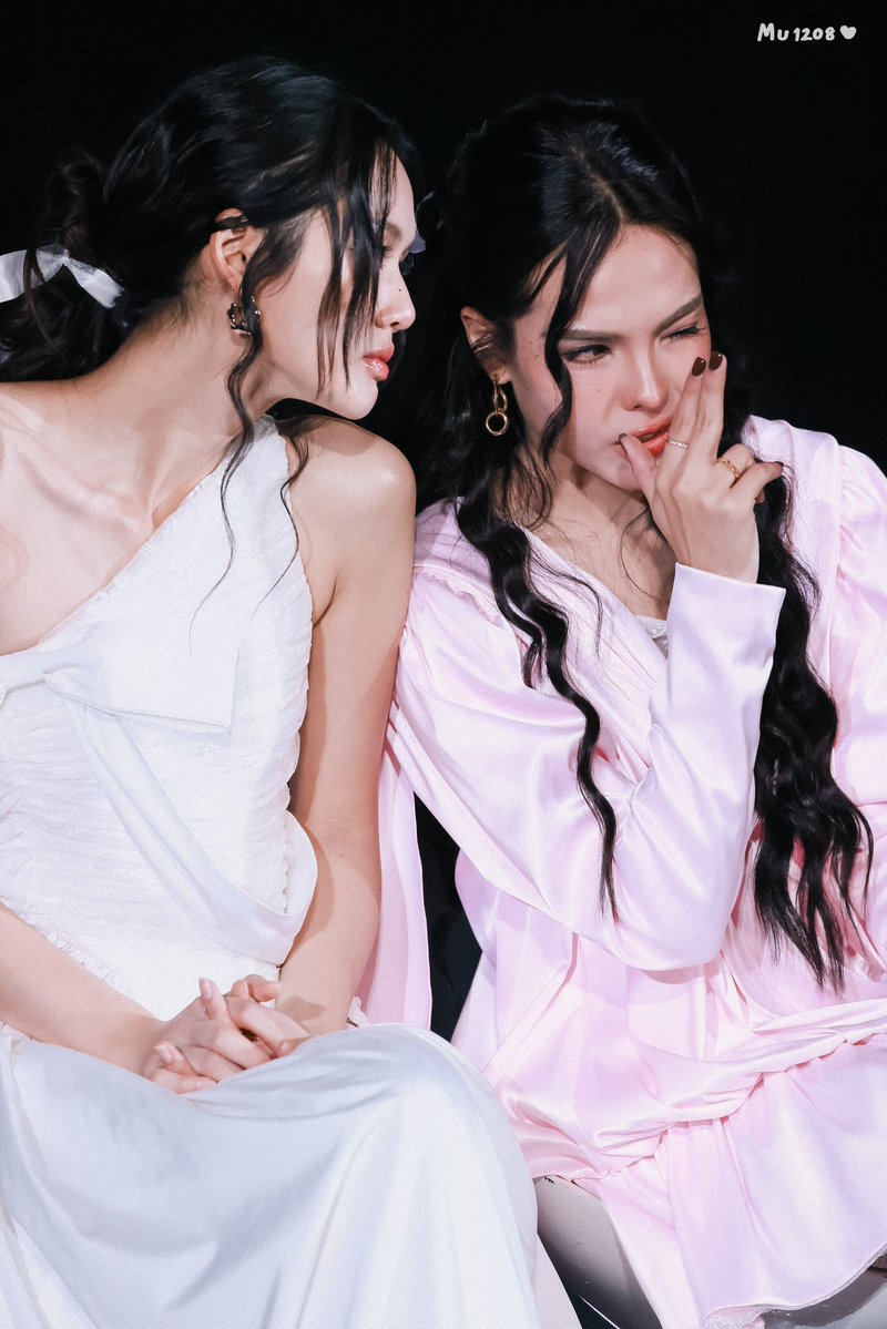 Evelyn Mu tweet media