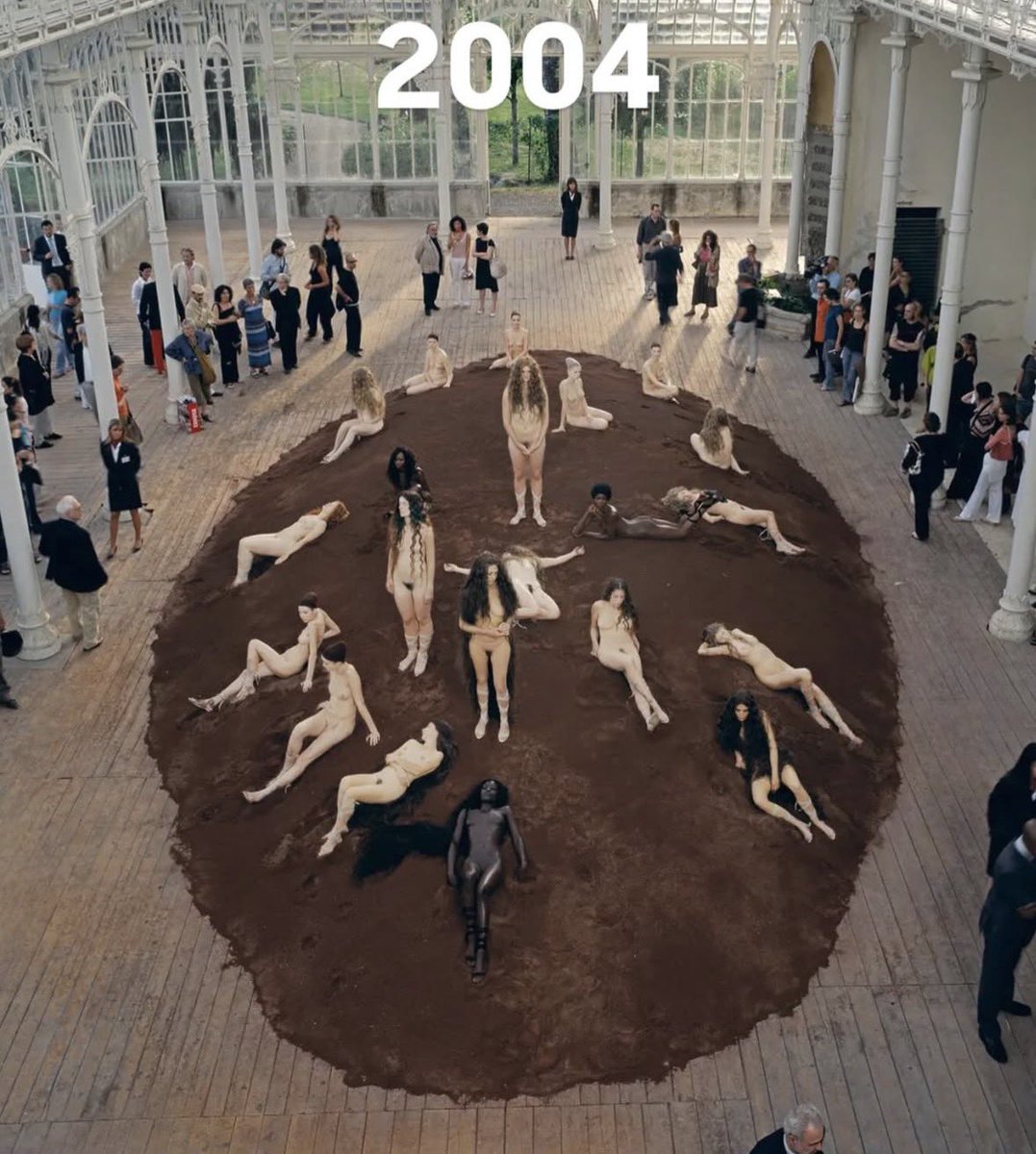 YEFANATICS tweet media