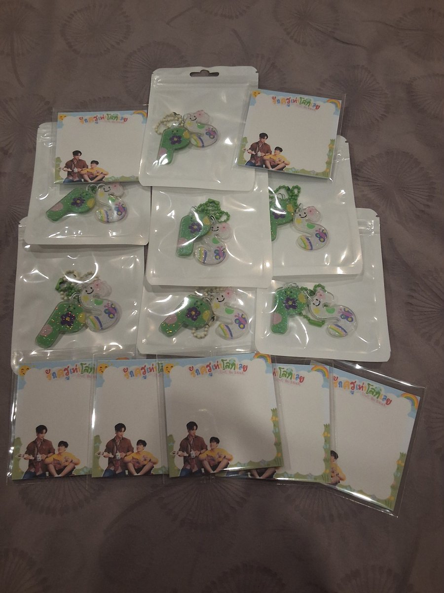 💙🧡🩷WP(2)🖤🤍❤️ tweet media