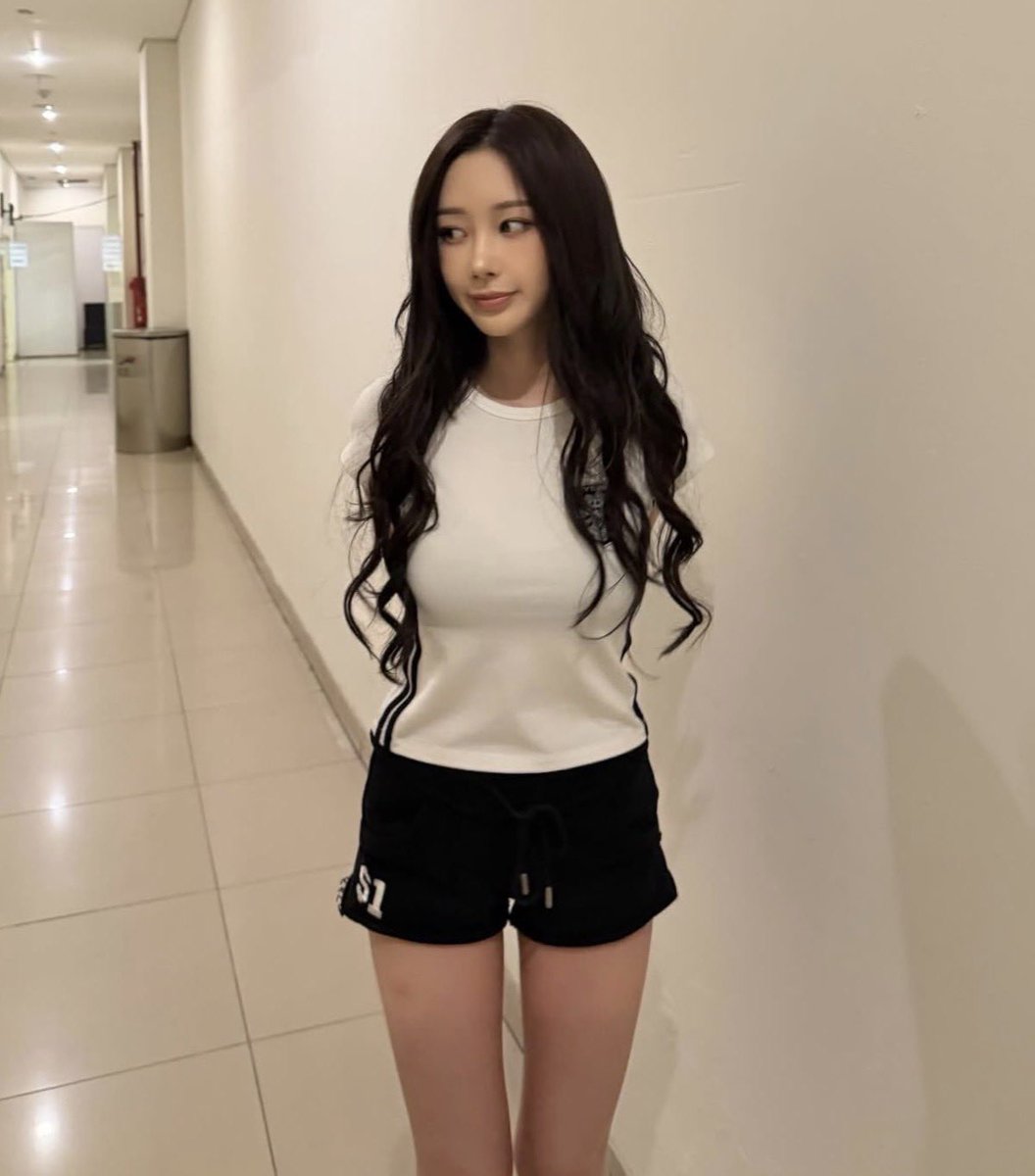 hien ୨ৎ tweet media