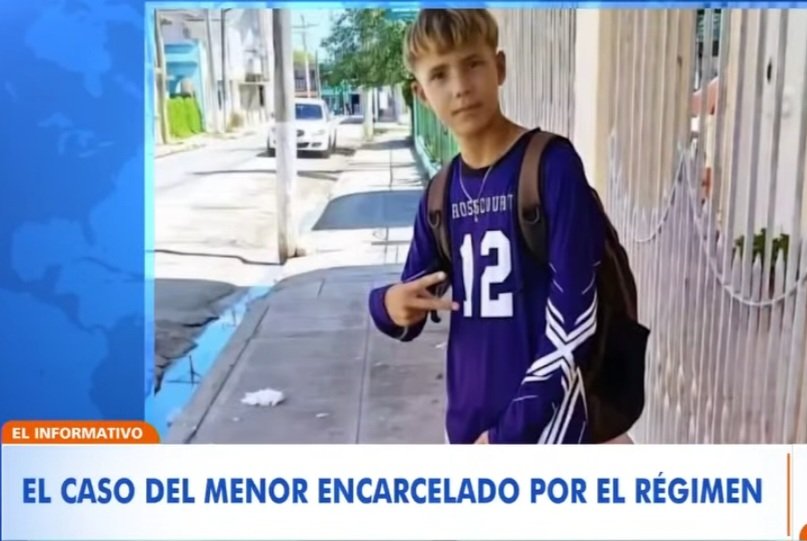 Esto es un niño, preso por protestar, ahora ha sido trasladado a una prisión de adultos altamente  peligrosa, donde hace poco hubo un motín y perdieron la vida muchos presos, es necesario que esto lo sepa el mundo entero, la narcodictadura castrista no respeta a nadie ni mujeres,