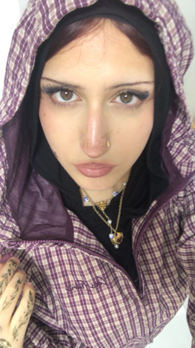 zweena🪆 tweet media