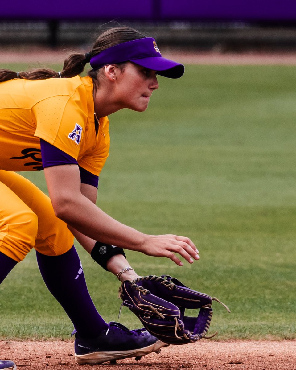 ecu__softball's tweet image. The gold unis never get old!🔥🏴‍☠️

#GoPirates | #WeBelieve