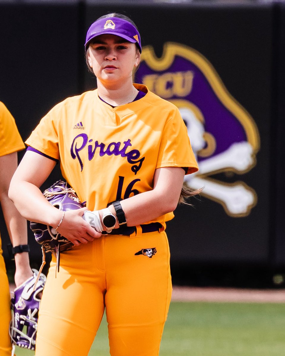 ecu__softball's tweet image. The gold unis never get old!🔥🏴‍☠️

#GoPirates | #WeBelieve