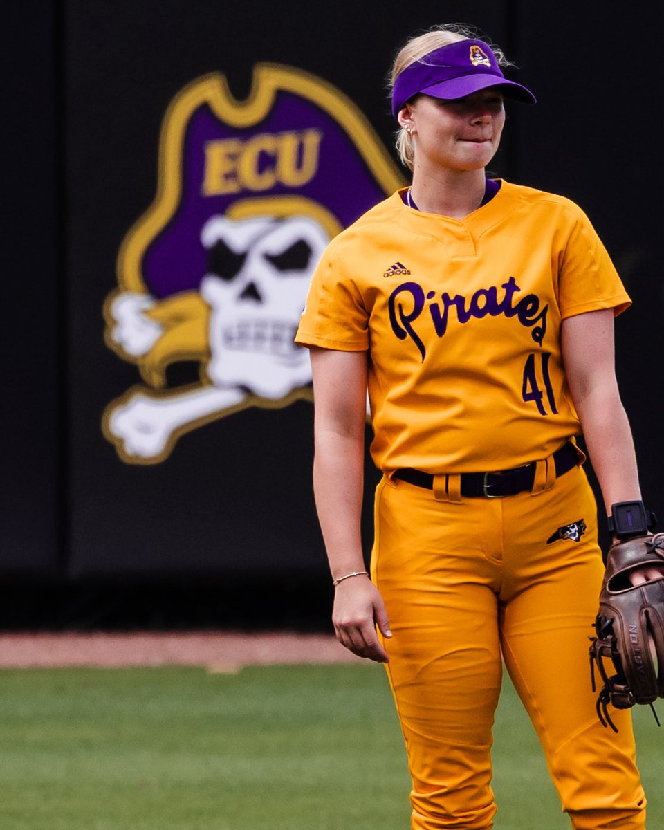 ecu__softball's tweet image. The gold unis never get old!🔥🏴‍☠️

#GoPirates | #WeBelieve