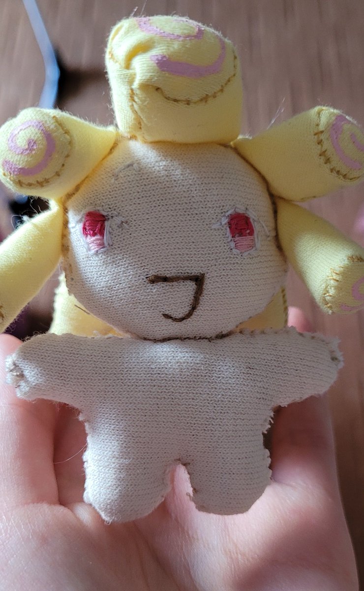 ❤️💛Kouign Amann Cookie💛❤️ working at Mcdonald's tweet media