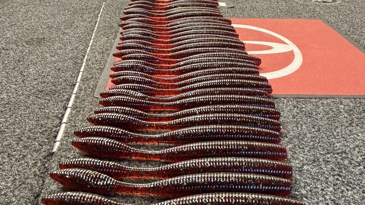 MajorLeagueFish's tweet image. In honor of National Handmade Day, let’s give a shoutout to all the anglers who pour their own plastics, carve their own crankbaits and build their own rods. @terry_scroggins, can you pour an extra bag of those worms, because those are money!💰

#fishing #bassfishing #handmade