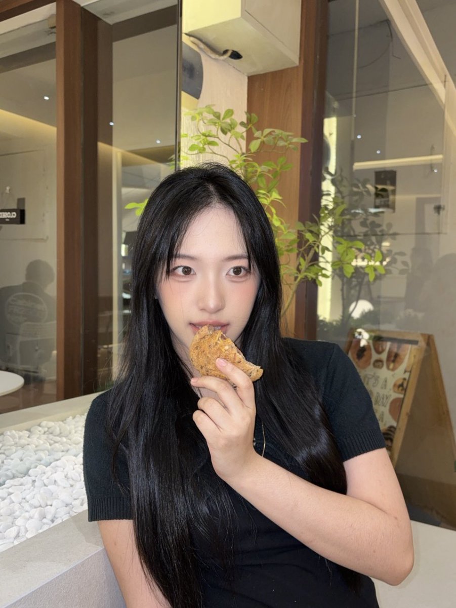 Desy Natalia tweet media