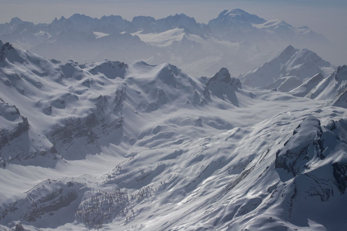 It's not the #mountains that set #Switzerland apart - beautiful, but so are many other countries' - it's the infrastructure. There are few places I've visited that it's so easy to get up to so many 3000-4000m+ vistas to happily spend a winter day for non-skiers.