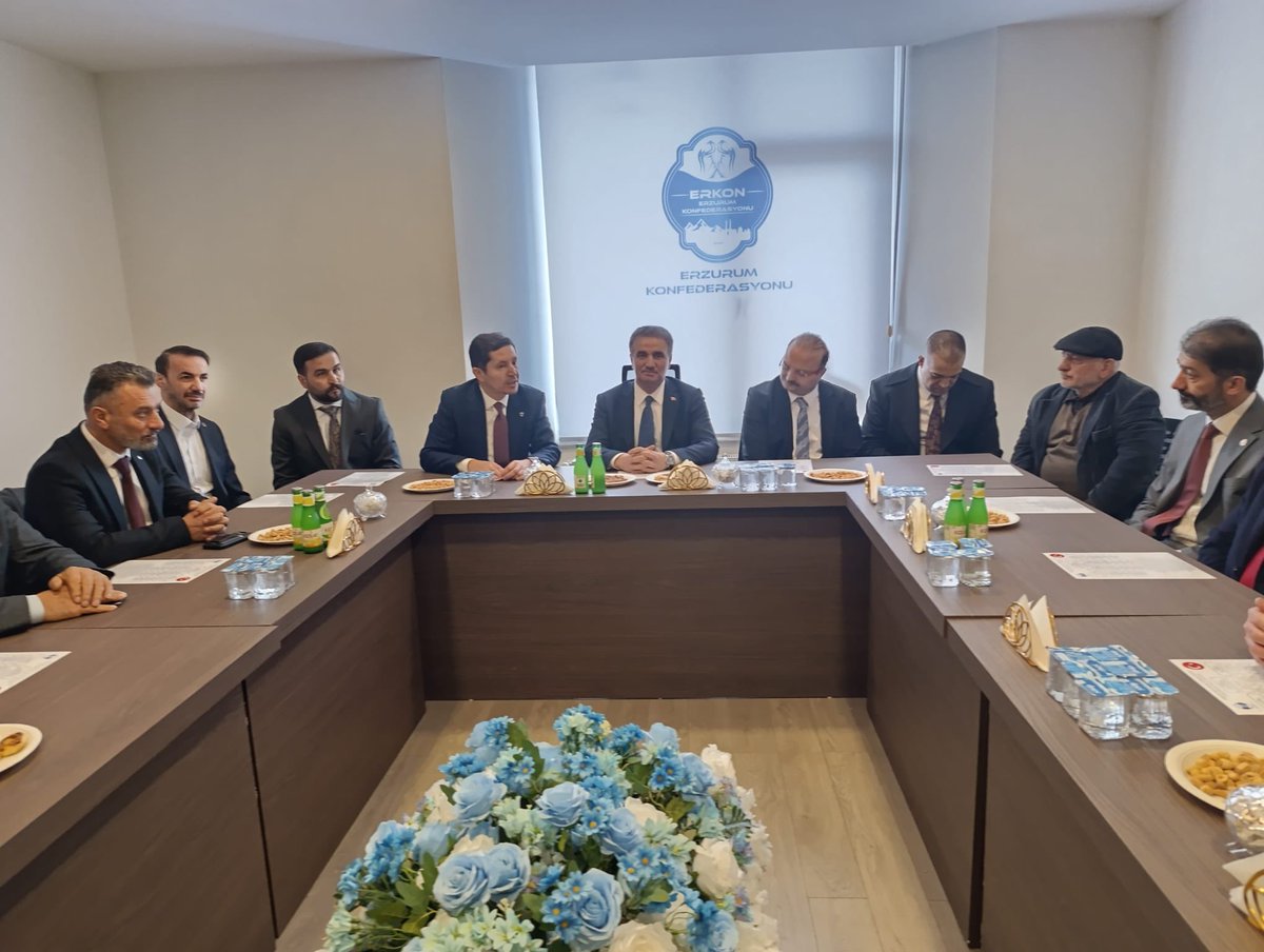ERKON’un Erzurum Şubesi açılışındaydık.

Erzurum yerel dinamikleri;siyaset, bürokrasi ve STK’larının, ERKON’a kayıtsız destek vermesi gerekir. ERKON vasıtasıyla ERZURUM lobisini oluşturmamız elzemdir.
Erzurum artık tek vücut olmalı,tek ses vermelidir.

ERKON yönetim kurul başkanı