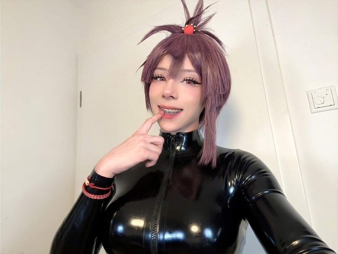 Lucy’s Latex Slut #003 tweet media