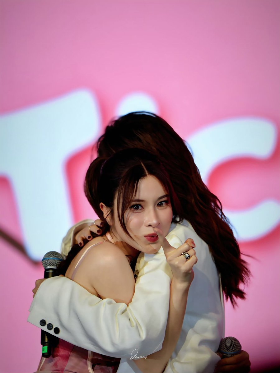 สอคอสอ tweet media