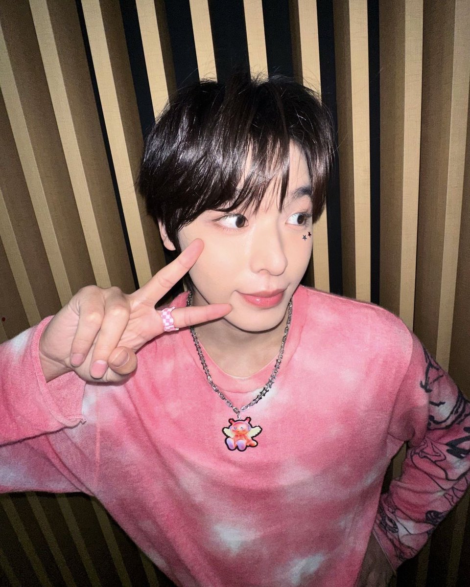 aira 🧃 tweet media