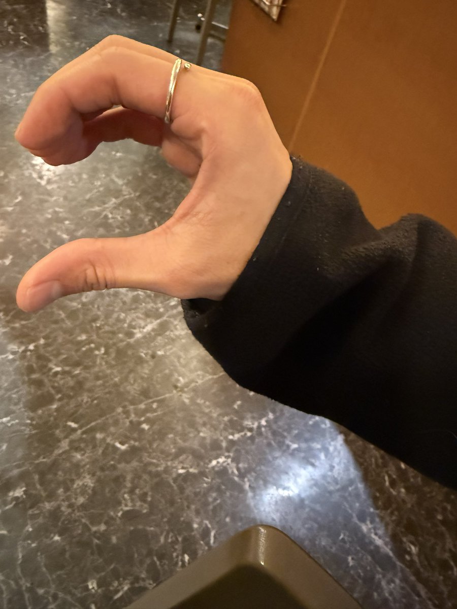 でぃーん🌙 tweet media