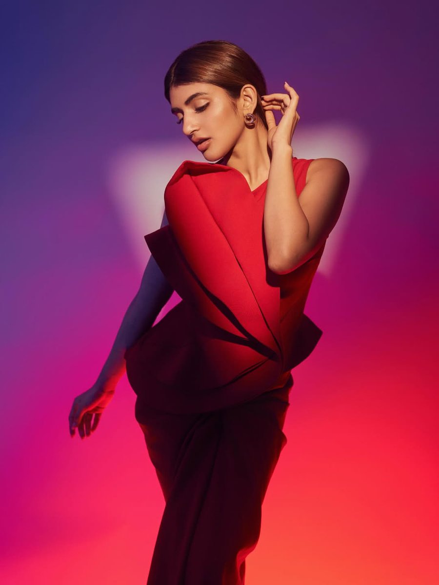 CelebsLine tweet media