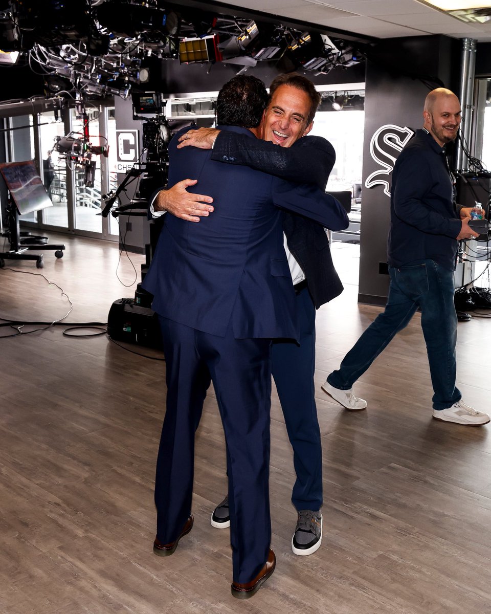 Chuck Garfien tweet media