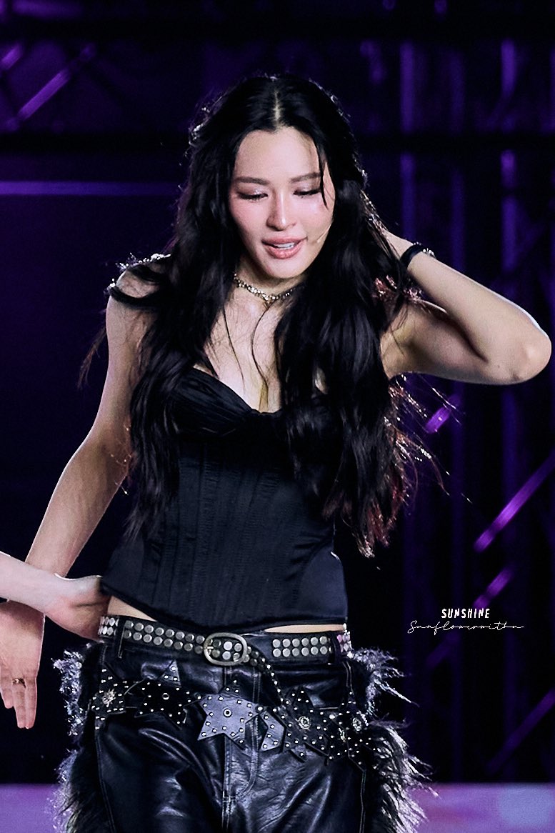 𝑠𝑢𝑛𝑠ℎ𝑖𝑛𝑒 tweet media