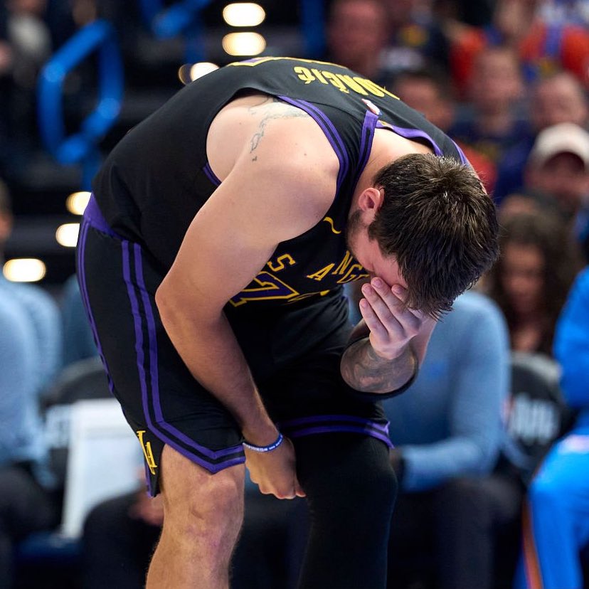 LakeShowYo tweet media