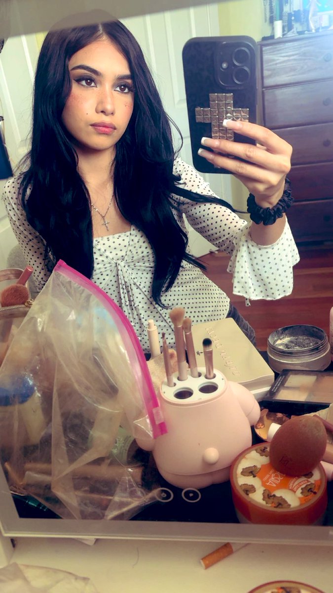 bella☁︎ tweet media