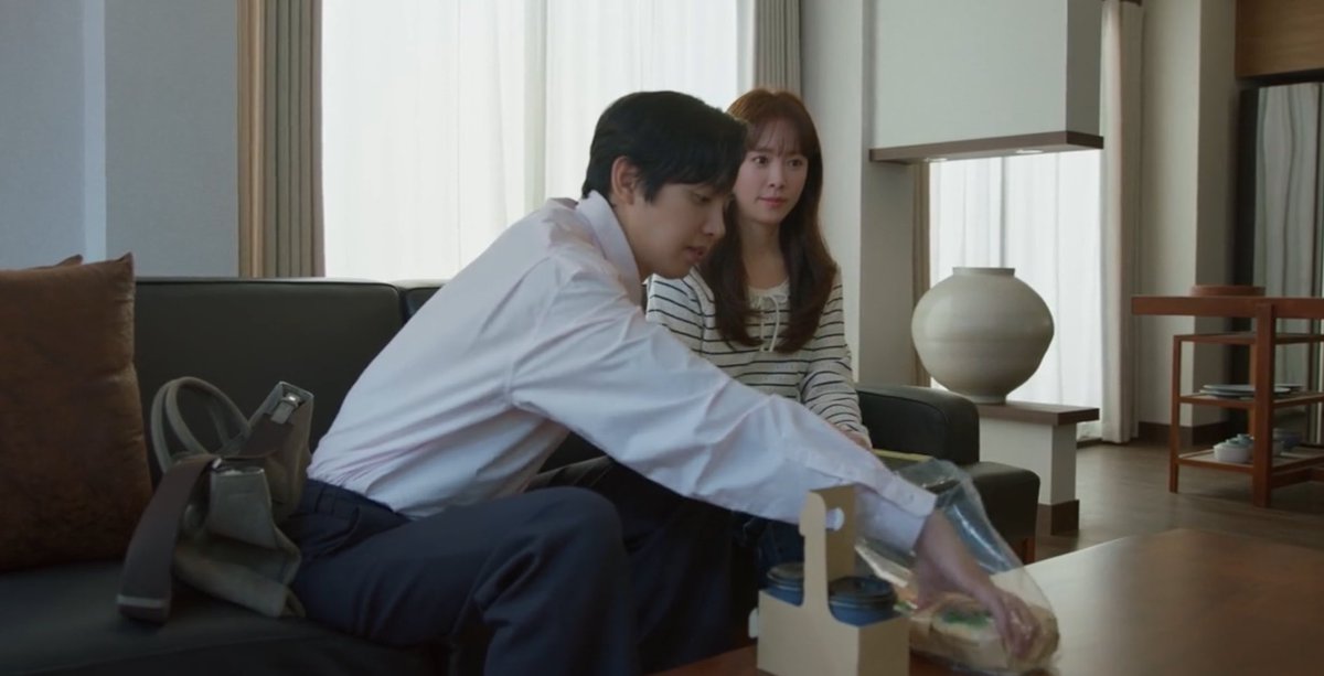 kenthusiastic10's tweet photo. Ui-yeong and Tae-seop got a taste of living together and came to understand each other more, but I have to say #ThePracticalGuideToLoveEp11 was not a good look for Ui-yeong. Girl, thatโs your mother. You should know better. #ThePracticalGuideToLove #HanJimin #ParkSunghoon https://t.co/RwEbgAHJO6