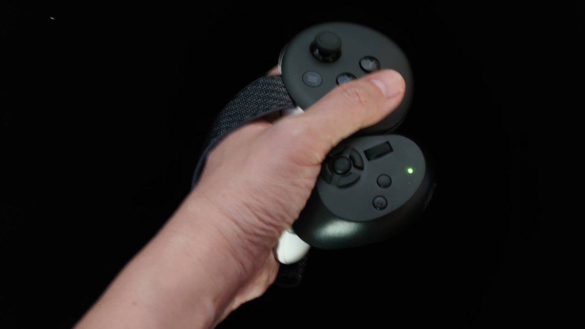 moboji_subcul's tweet photo. #Shiftall 社さんの指トラッカー”AddCon+”を使ってみました
キャリブレーションの微調整をすれば面白い写真とか取れそうですね
一枚目はOKサイン
二枚目は指切りげんまん
三枚目はAddCon+を装着して普通にコントローラーを握ったトコ
四枚目はAddCon+を操作しようとしているトコ
うっ、操作しづらい… https://t.co/HhrZHx1mYA