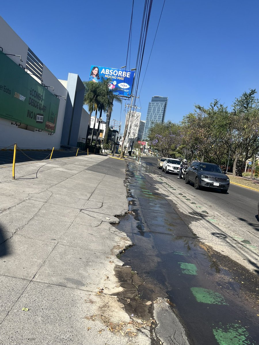 ¿Le surto el tanque? tweet media