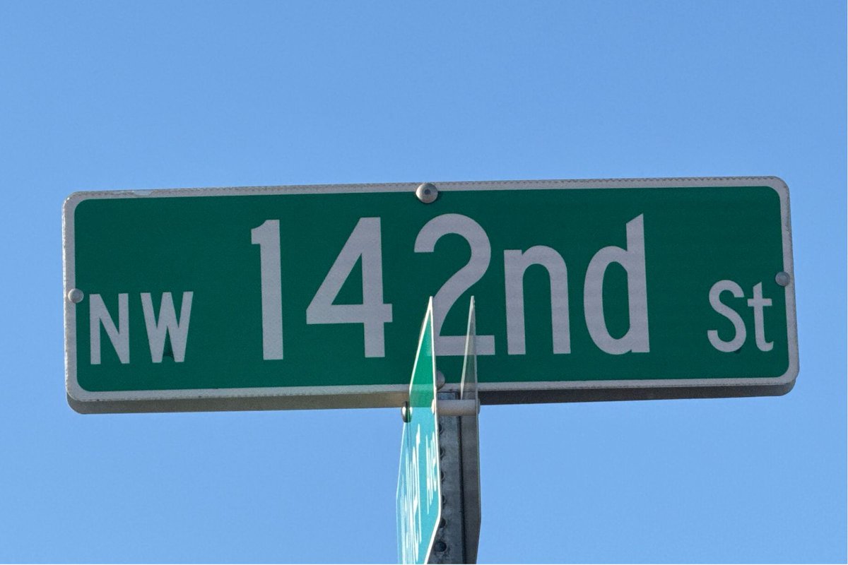 iVueit App tweet media