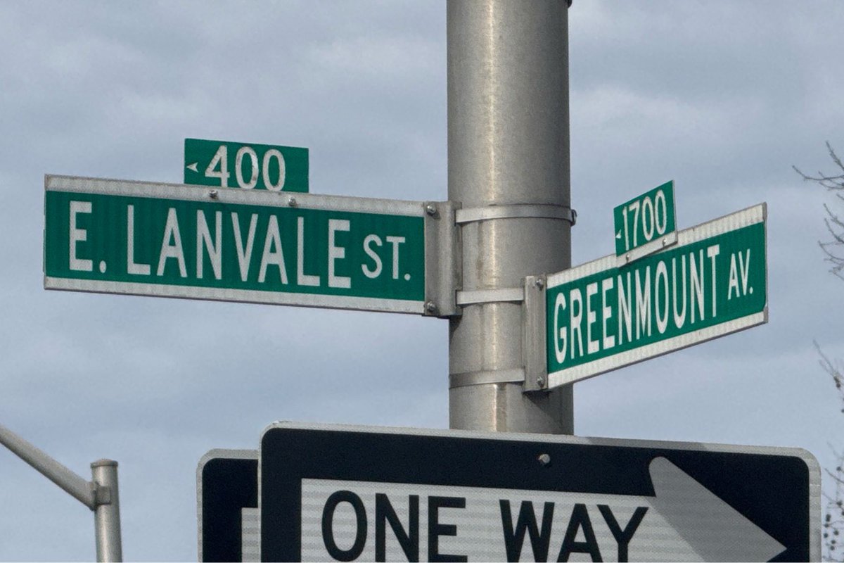 iVueit App tweet media