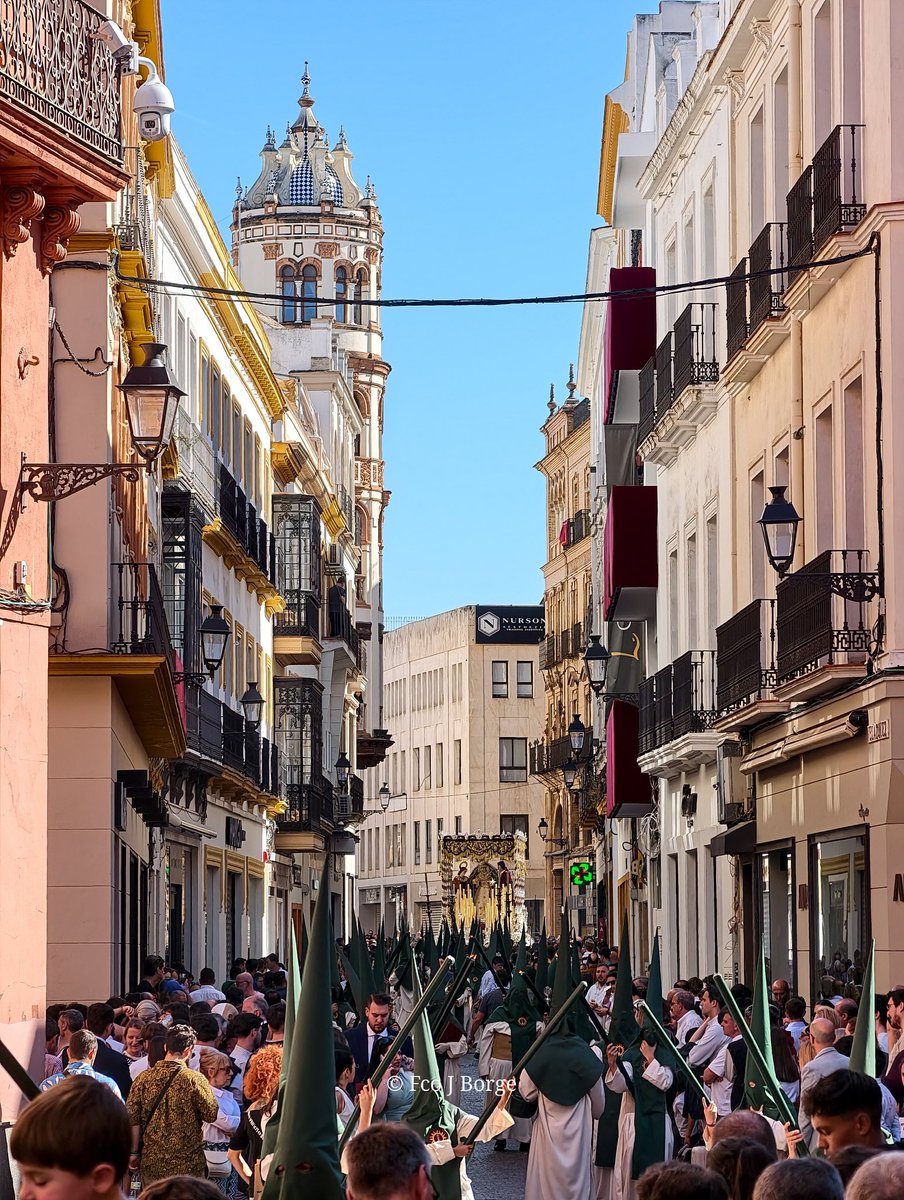 fcojborge's tweet photo. La Sacra conversación según Sevilla 

#Ssanta #Sevilla
#Sabadosanto https://t.co/fceKNQlVH7