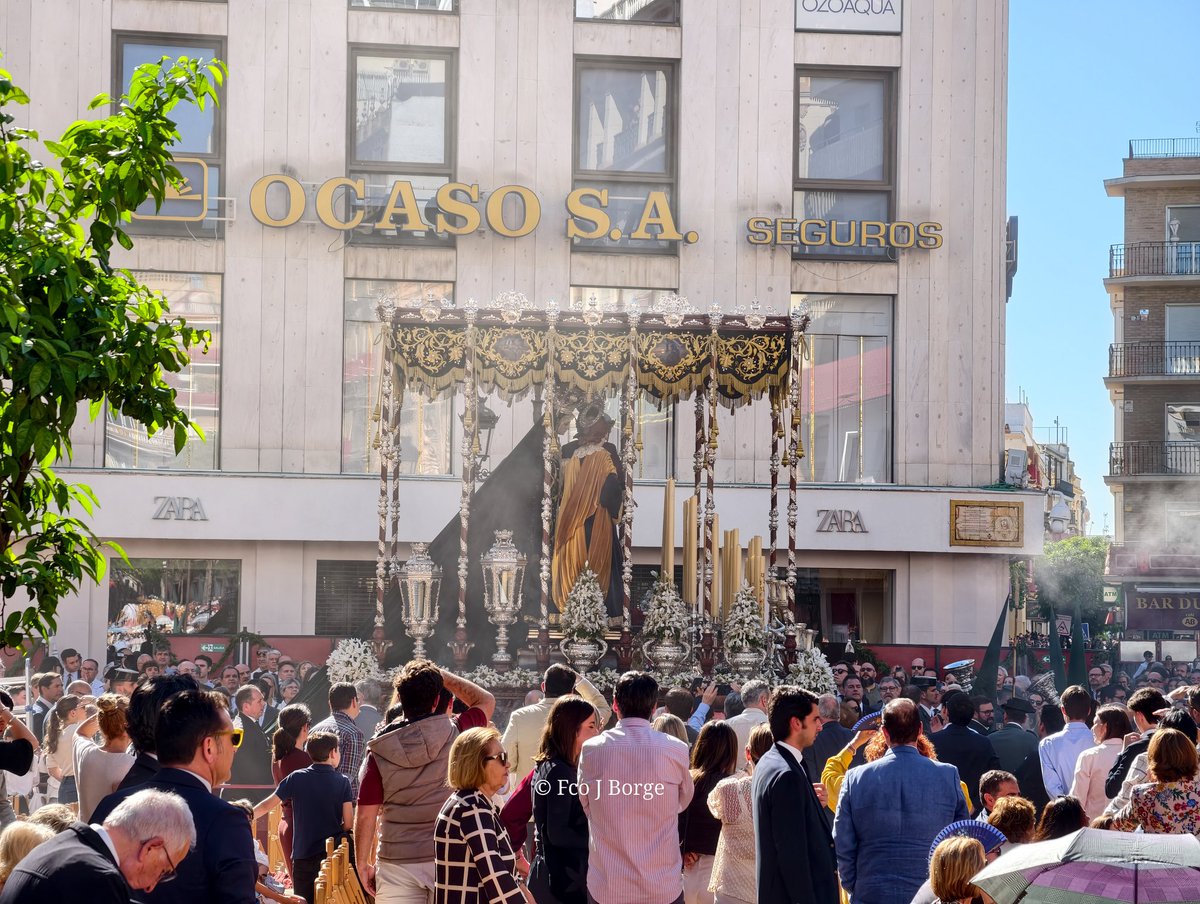 fcojborge's tweet photo. La Sacra conversación según Sevilla 

#Ssanta #Sevilla
#Sabadosanto https://t.co/fceKNQlVH7