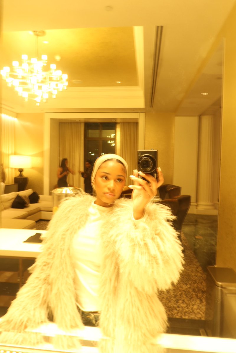 A °❀⋆.ೃ࿔*:･ tweet media