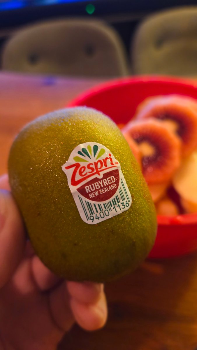 tenburasoba's tweet image. ルビーレッド🥝まいう(*´～｀*)ŧ‹"ŧ‹"ŧ‹"
 #Zespri  #Newzealand  #RUBYRED