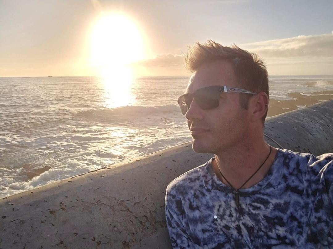 _htimsyerffej_'s tweet photo. Sunset walks hit different! https://t.co/jbyM10AlPS