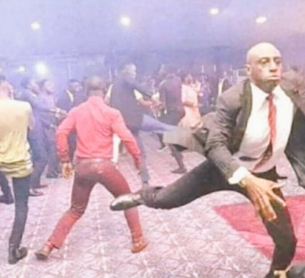 murungi5375's tweet photo. Mukube paver mwasa akawanga 🎶🎶🎶🎶🎶 https://t.co/ZHZI6iF6cu