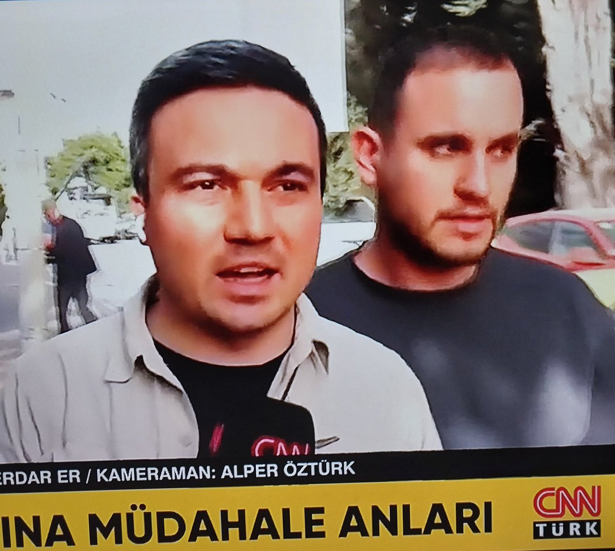 Mına koduğumunun bebesi iran bizi nasıl silkiyor görmesinler diye CNN TÜRK muhabiri Serdar ER ve kameram Alper OZTÜRK'e sırf Türk kanalı diye müdahale ediyor.!

Zamanı gelince müdahalenin kralını göreceksiniz sizi gargat ağacı bile koruyamayacak.

#savaş