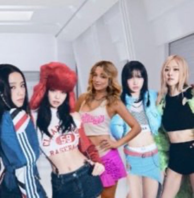 lee five tweet media