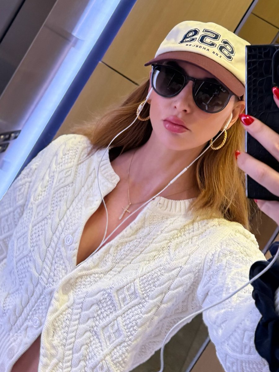 Aryn Elaine➕ tweet media