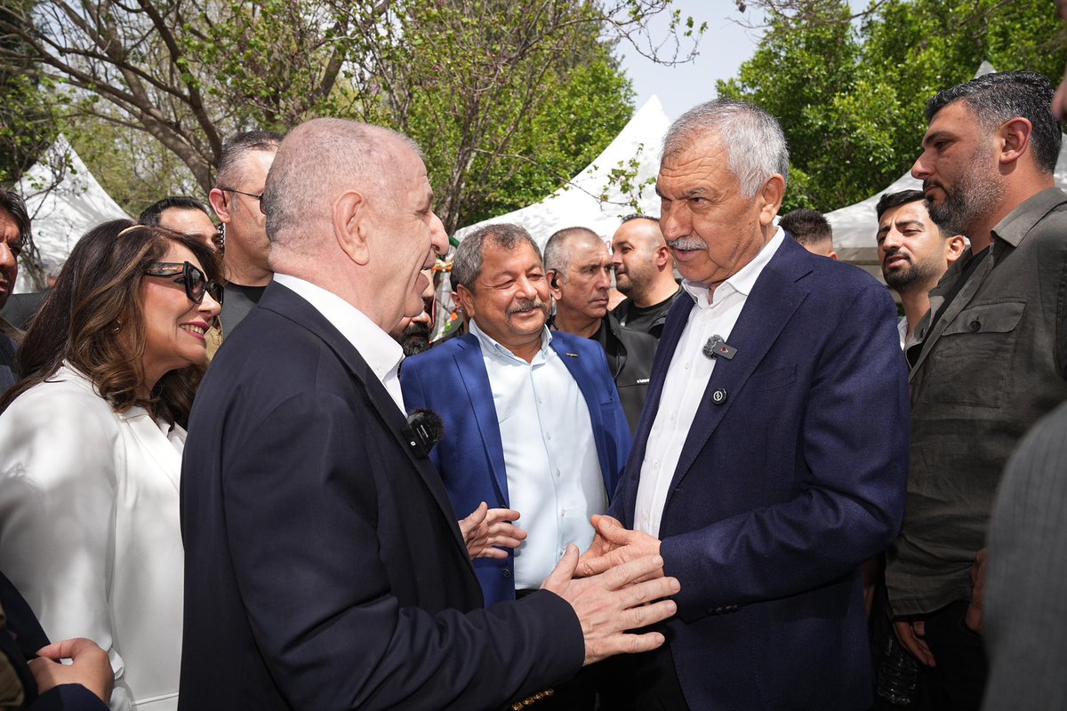 ZeydanKaralar01's tweet photo. Genel Başkan Yardımcımız Gamze Taşcıer, Malatya Milletvekilimiz Veli Ağbaba, Elbistan Belediye Başkanımız Erkan Gürbüz, Ürgüp İlçe Başkanımız Yasin Güçlü ve kıymetli Ürgüplü hemşehrilerimizi ağırlamaktan memnuniyet duyduk.
Zafer Partisi Genel Başkanı Sayın Ümit Özdağ ile de bir araya gelerek sohbet ettik.
Adana’mıza gelerek karnavalımızı güzelleştiren tüm konuklara teşekkür ediyorum.