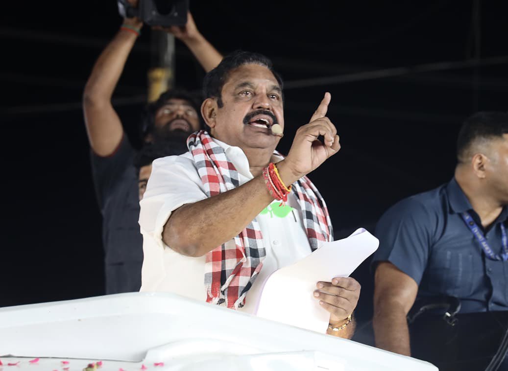 SMSaran07's tweet photo. விழுப்புரத்தில் எடப்பாடியார்
🔥🔥🔥

#CVeShanmugam https://t.co/RCX6tAth8o