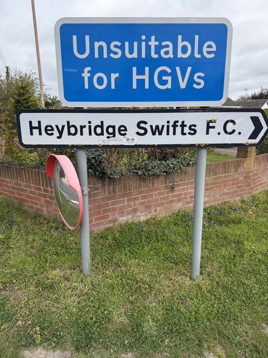 MitchellRibet's tweet photo. @RJBuckby @officialswifts https://t.co/QtOV1Q0LEP