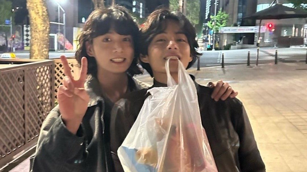 sugurukoo's tweet photo. happy taekook day 💌 https://t.co/XD3UgQTCgW