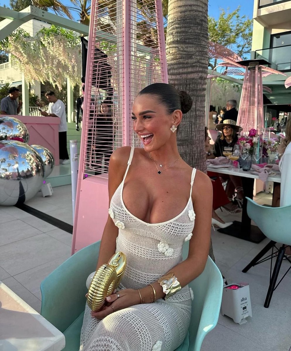 Gorgeous Femmes tweet media