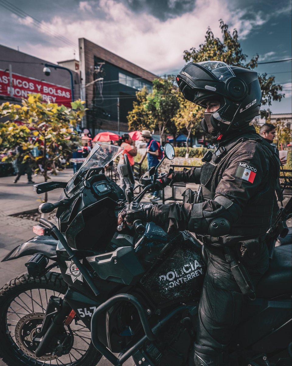 En Monterrey construimos seguridad con presencia en las calles, prevención y coordinación.

#EstrategiaESCUDO 🛡️
#AquíSeProtege
#AquíSeResuelve