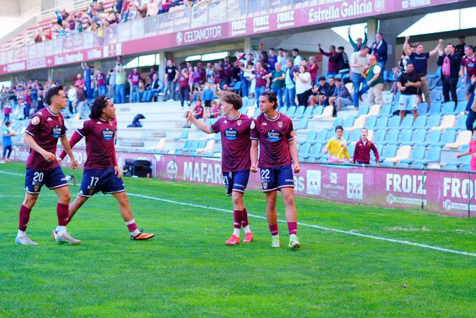Ya tocaba.

El <a href="/PontevedraCFSAD/">Pontevedra CF 🦴</a> vuelve al +3, y si alguno lo estaba borrando de la quiniela por el playoff, el conjunto gallego se ha encargado de volver a poner su nombre entre los candidatos.