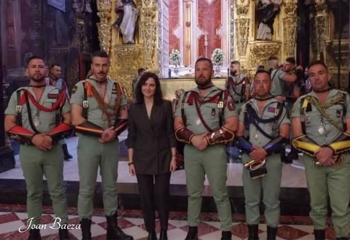 Xoaniña Roxa. tweet media