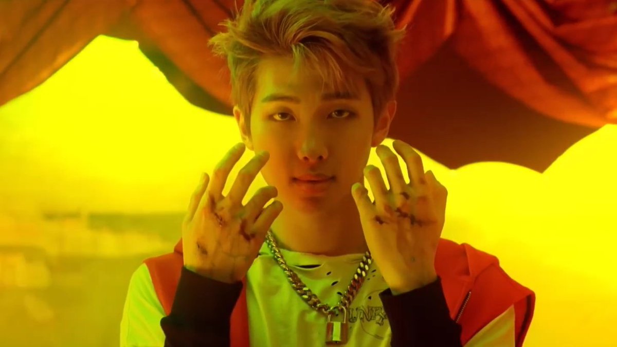 intro:night 🧭 tweet media