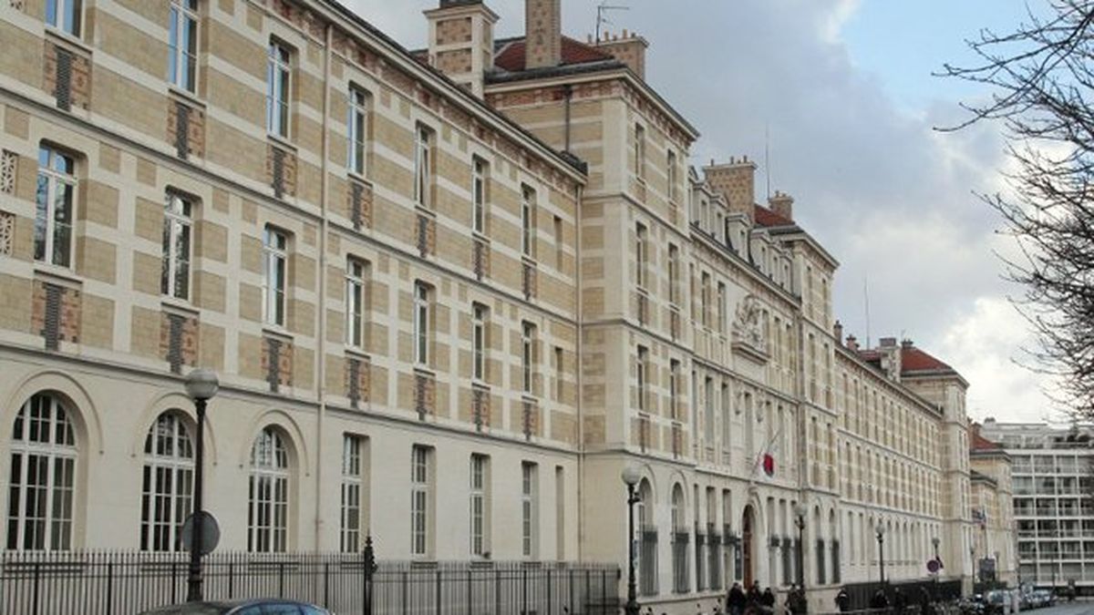 Fdesouche.com est une revue de presse tweet media