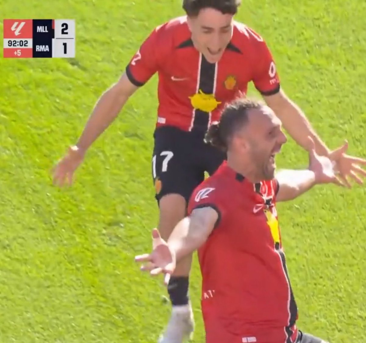 𝙅𝘿 tweet media