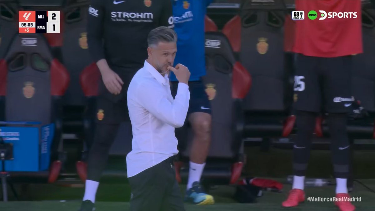 Unidad Básica Trent Reznor tweet media